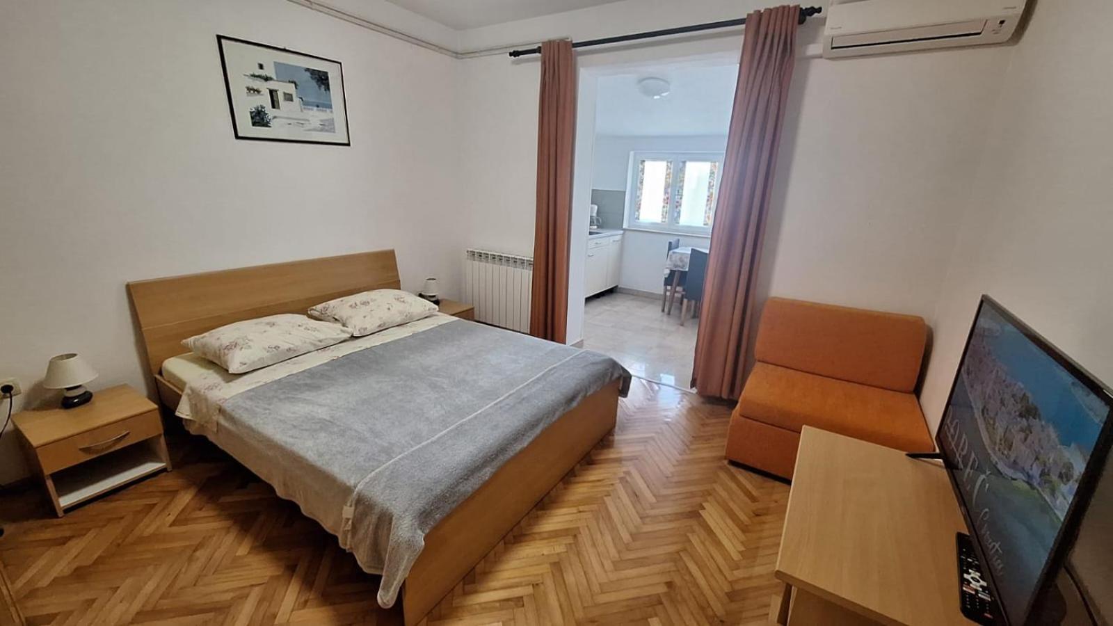 App Karmen With Free Parkig Διαμέρισμα Πόρετς Εξωτερικό φωτογραφία