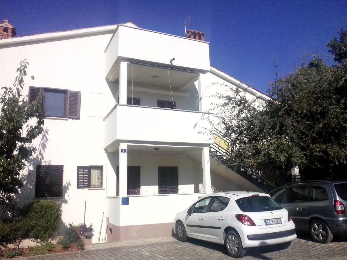 App Karmen With Free Parkig Διαμέρισμα Πόρετς Εξωτερικό φωτογραφία
